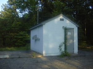 jpeg thumbnail image of Moseley-Norfolk repeater hut MH84